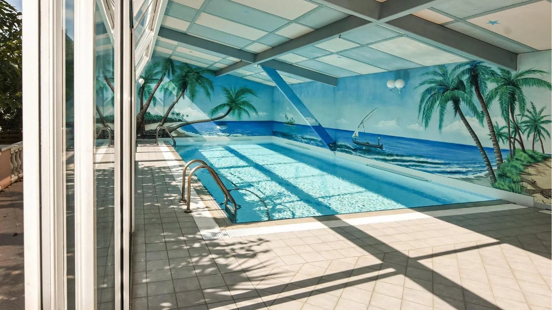 Gorgeous Home In Orange With Indoor Swimming Pool Holiday home