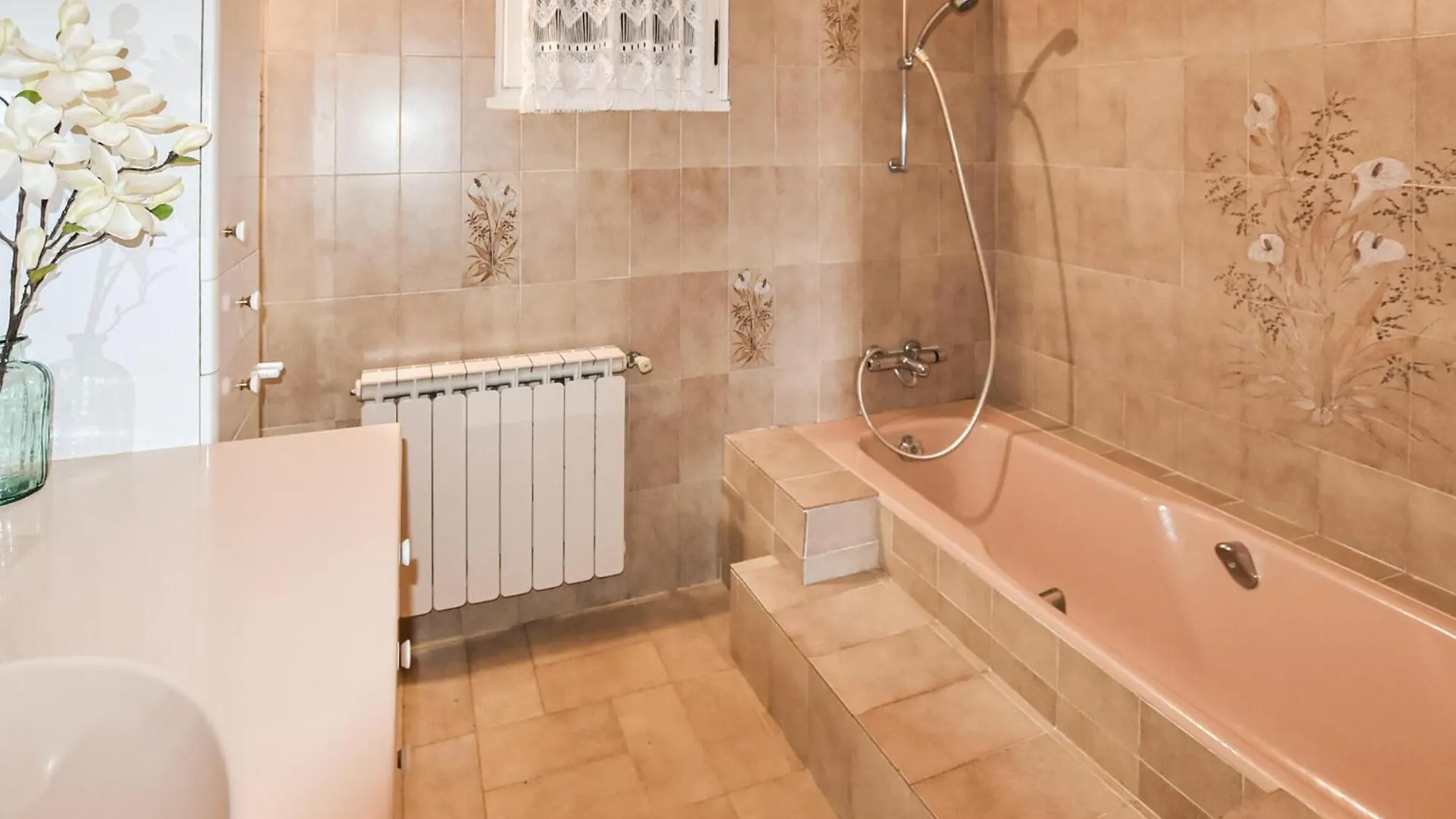 Gorgeous Home In Orange With Indoor Swimming Pool 0*, Orange (Vaucluse) France